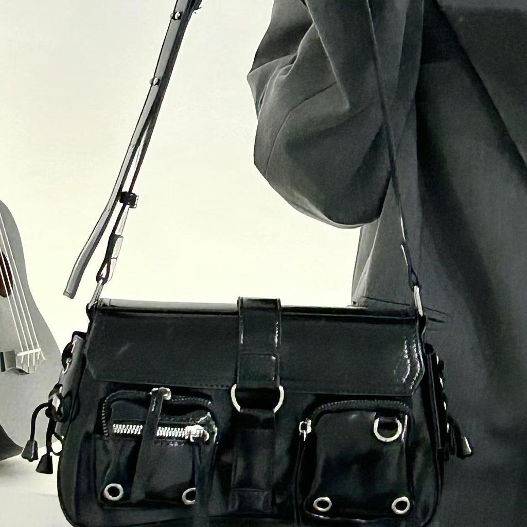 2024 Damen High-End Biker Baguette Tasche: Süßes, Cooles, Würziges Nischen-Schulter- oder Unterarm-Accessoire