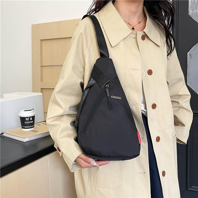 Simple and Fashionable Breast Bag Women's New Multi-functional Handbag Nylon Lightweight and Versatile Shoulder Messenger Bag