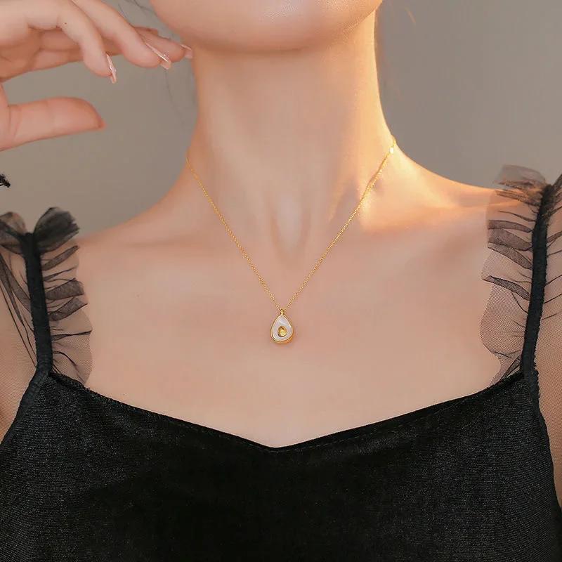 

Temperament Full of Zircon Shell Pearl Hollow Pendant Necklace for Women Korea Fashion Gold Color Stainless Steel Choker Zircon