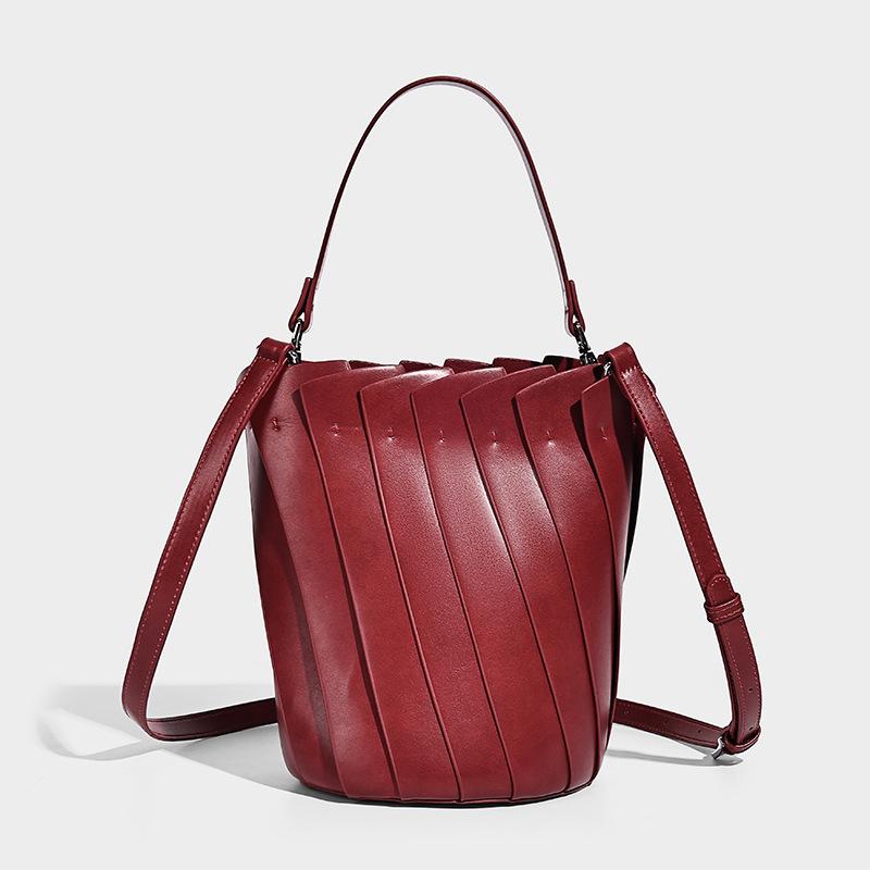 Niche high-end splicing vegetable basket bag women's 2026 new fashion commuter temperament single shoulder crossbody bucket bag