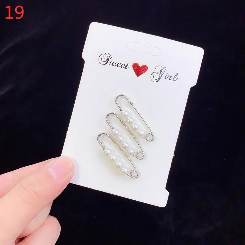 Crystal Brooches Waist Buckle Cardigan Jeans Anti-fade Brooch Pins Women Sweater Coat Anti Fall Pearls Clothes Pin Decoration