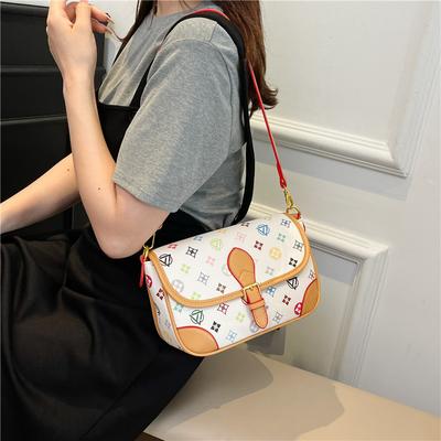 Ny mode high-end känsla kontrasterande färg baguetteväska enkel axel crossbody trendig damväska