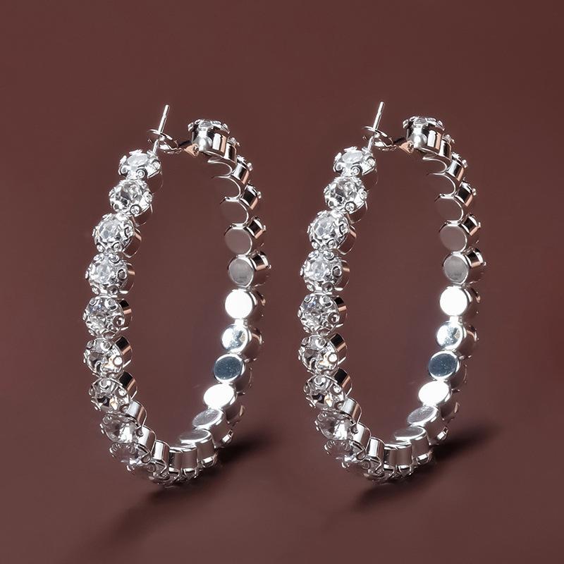 Elegant Rhinestone Crystal C-Stud Hoop Earrings for Brides and Evening Parties серебряный