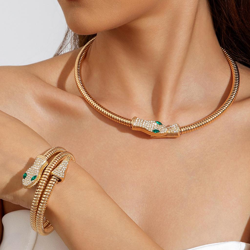 Collana magnetica a forma di serpente con diamanti incastonati, stile lusso leggero francese, semplice catena per clavicola, gioielli da donna