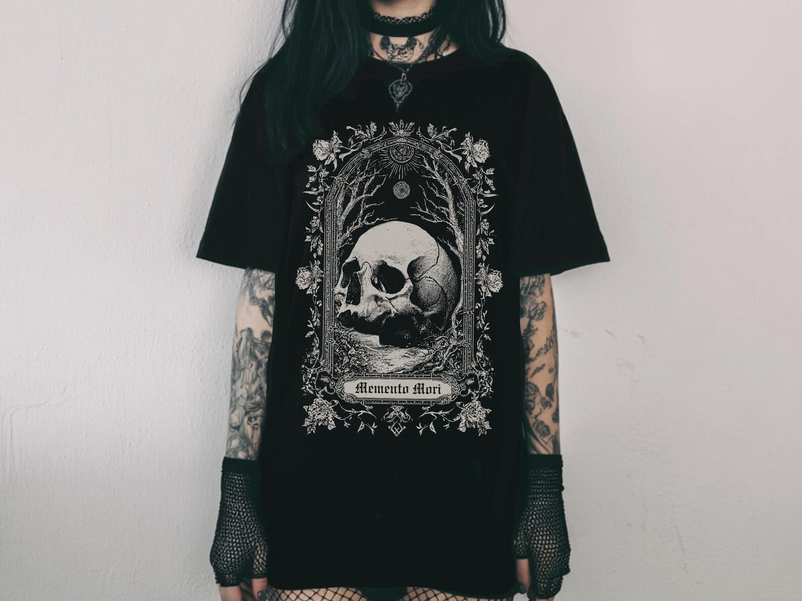 Memento Mori Skull & Roses T-Shirt, Victorian Gothic Graphic Shirt, Pastel Goth Witchy Top, Emo Whimsigoth Clothing, Goth Gift for Her XL