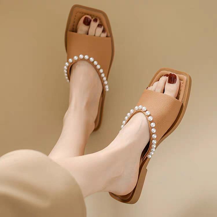 

2024 summer new flat-bottomed cool slippers square head French retro pearl gentle fashion soft-bottomed comfortable slippers 40 світло-коричневого кольору