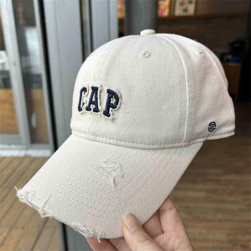 Stylish Embroidered Letter Baseball Cap In Cotton With Curved Brim And Sunshade For Adults