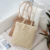 2026 Neue Boho Häkel-Schultertasche für Damen Spitze Handgewebte Stroh-Strandtasche Sommerurlaub Rattan-Tasche