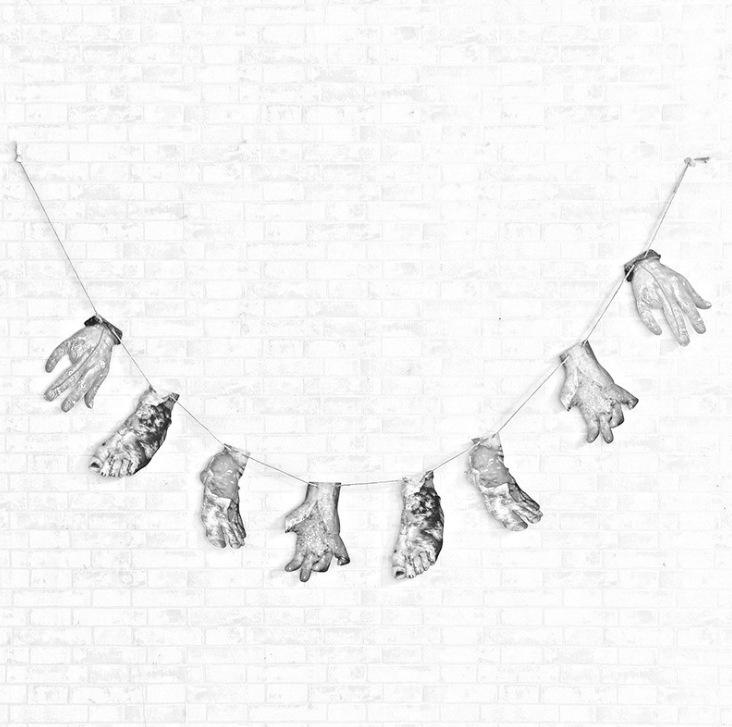 Halloween Decoration Blood Knife Pulling Flag Broken Hands And Feet Pull Flower Blood Handprint Cordon Bat Pulling Flag Banner Blood Halloween