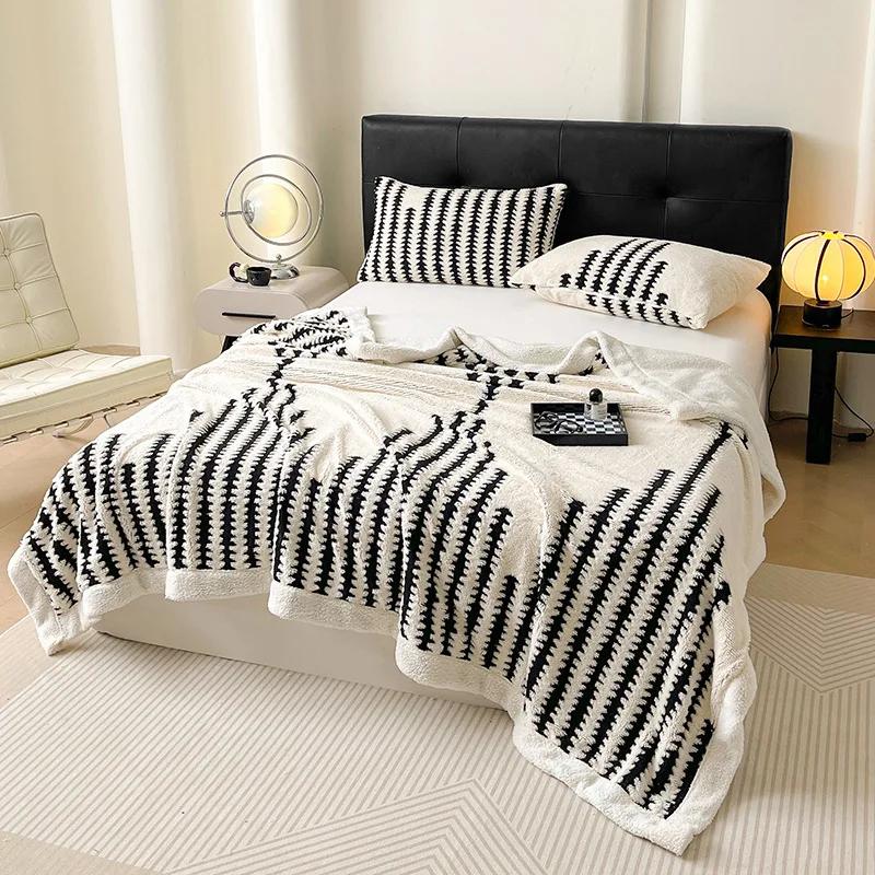 Modern Minimalist Taffeta Thicken Blanket Four Season Universal Multifunctional Jacquard Double-sided Carved Office Nap Blanket