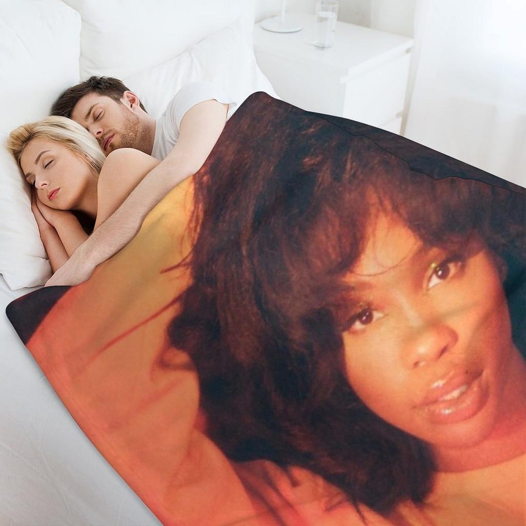 Sza In Red Throw Blanket Summer Custom Beach Plush Blankets