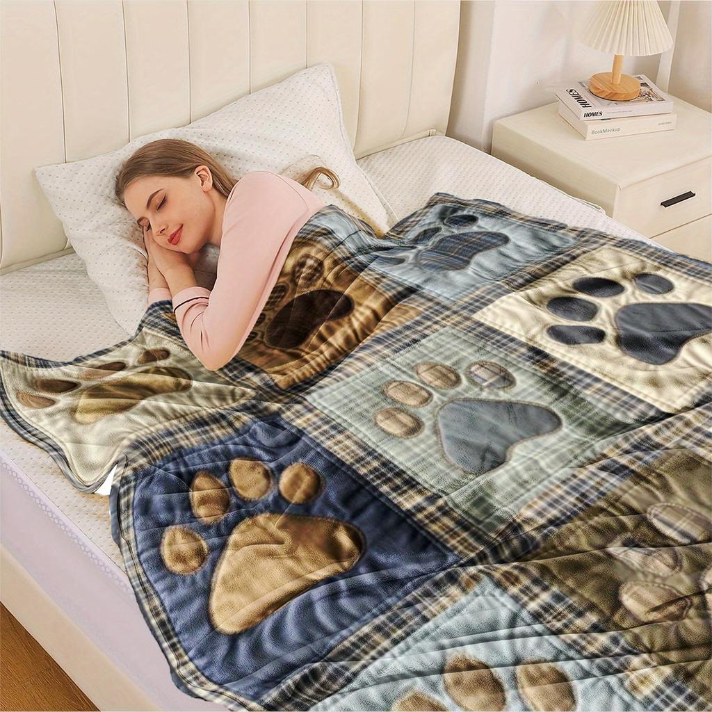 VIKAMA American Vintage Claw Print Patchwork Throw Blanket Soft to the Touch, Warm, Machine Washable Perfect for Living Room Sof
