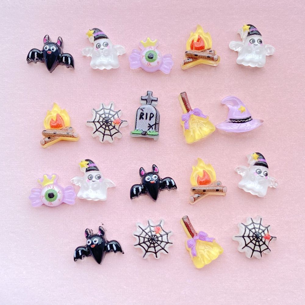 100Pcs Cute Mini Cartoon Halloween Bat, Ghost Nail Art Resin Designer Charms DIY Craft For Nail 3D Decorations Jewelry