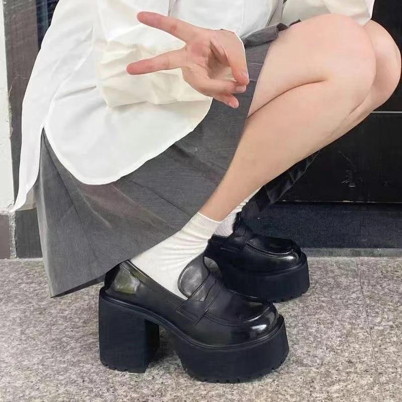 Damskie platformy mokasyny ze skóry PU Gotyckie Czarne Grube Wysokie Obcasy Czółenka Styl Preppy Buty do Uniformu JK
