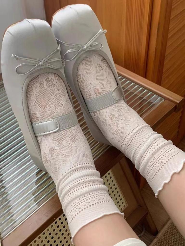 Hot Selling Lolita Sweet White Pile Mesh Hollowed Out Thin Nylon Silk Flower Lace Custom Design Socks Women