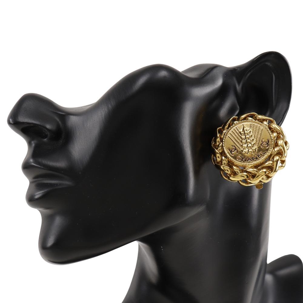 CHANEL Rice motif Earring vintage Plated Gold 50g Women Used