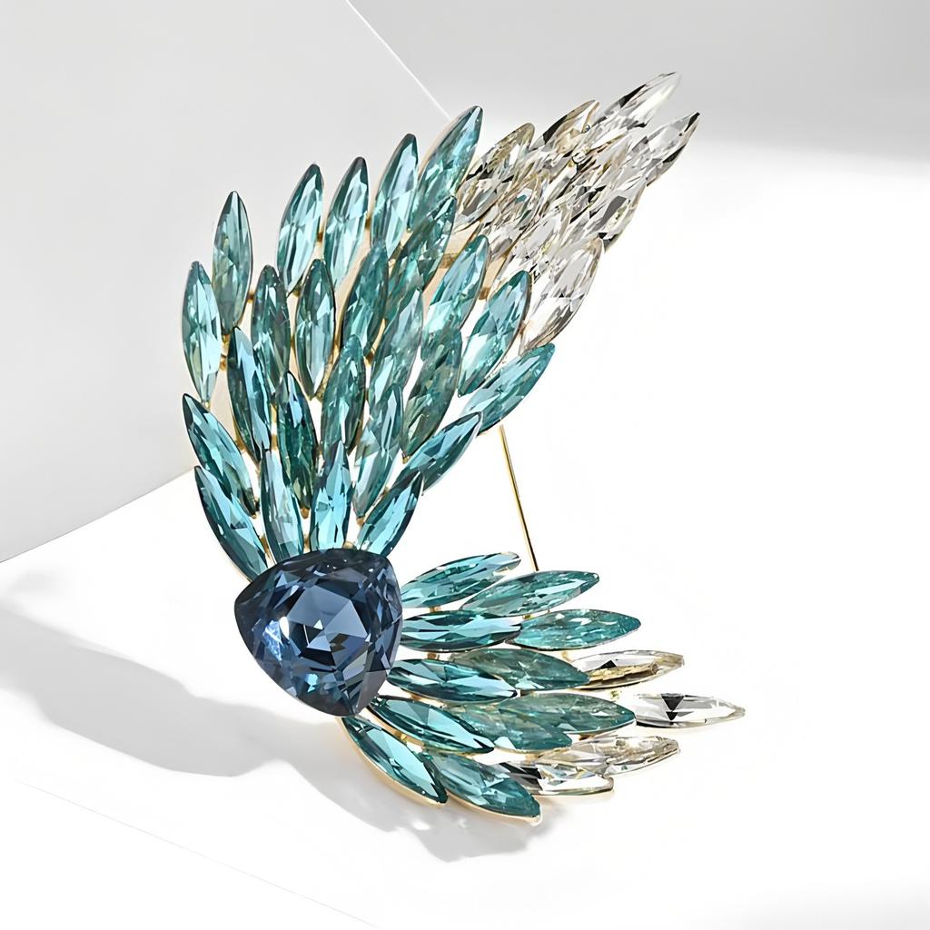 Fashionable and Luxurious Angel Wing Brooch, High-end Women's Exquisite Gradient Crystal Wing Brooch, Personalized Brooch