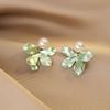 Korean Version of the New Pearl Flower Stud Earrings Mori Small Fresh and Sweet Earrings Stylish Simple High-end Earrings