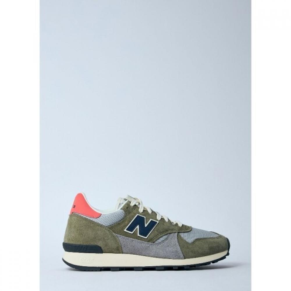 

New Balance Suede And Mesh Panel Sneakers U475ba US05