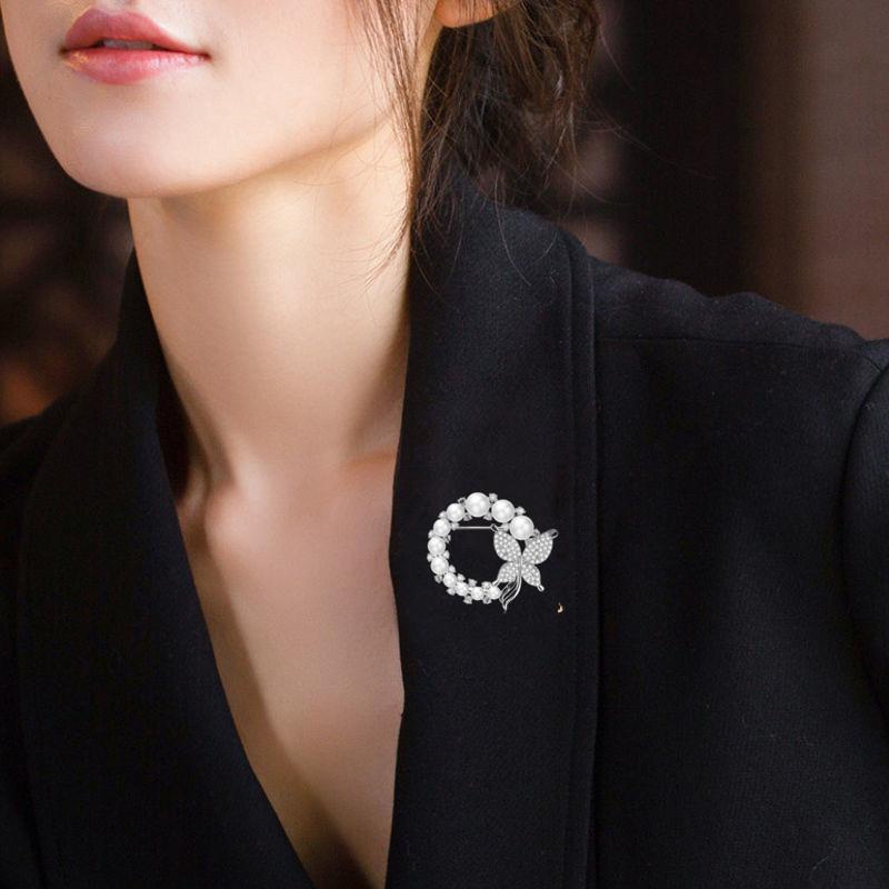 Broche papillon en perles, petit parfum haut de gamme, exquis, luxueux, tempérament élégant, nouvelle tendance 2023