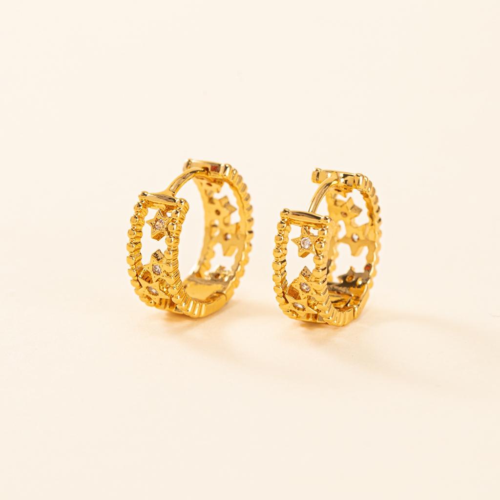1 Pair Copper Clip-on Wide Hollow Star Ear Buckles Unisex Fashion Jewelry for Daily Casual Wear & Holiday Vacation