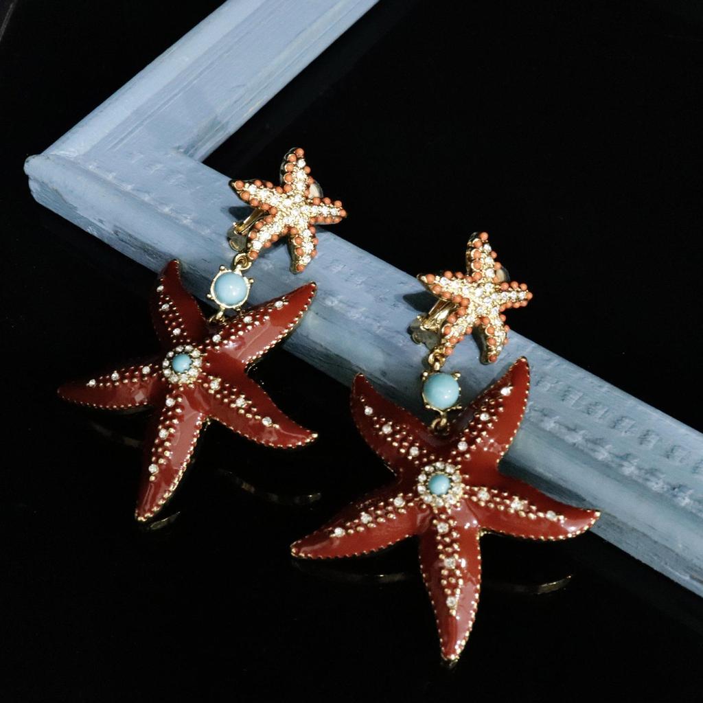 Versatile Retro Starfish Gold-Plated Rhinestone Earring with Red Glaze