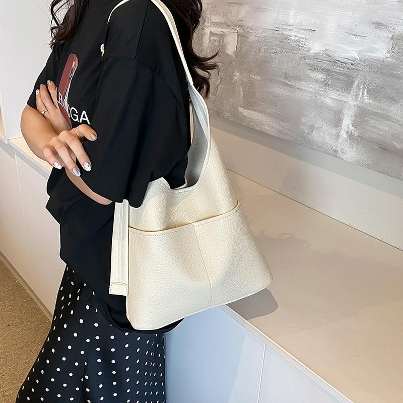

2024 ретро-сумка из мягкой кожи в студенческом стиле, повседневная, простая, универсальная, корейская, сумка через плечо, женская, вместительная, для матери и ребенка