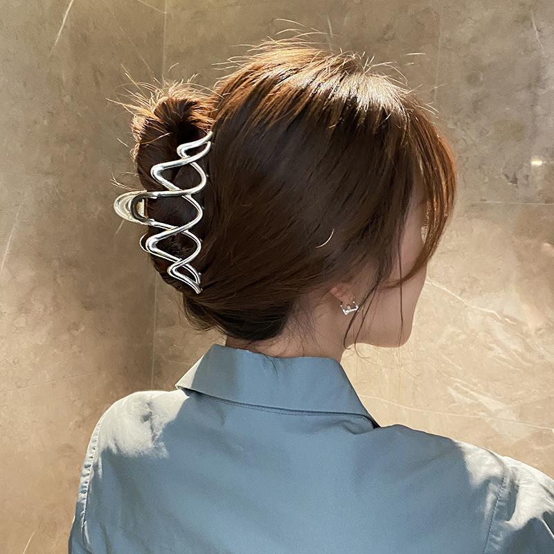 Elegant Geometric Wave Metal Gold Silver Hair Claw Clip For Women Accessories Large Punk Crab Jaw Clamps Hairgrip Headdress