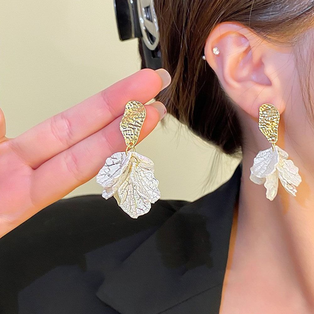 

Серьги-подвески в форме лепестков цветов, модные серьги-подвески в виде ракушек с трещинами, висячие серьги для женщин