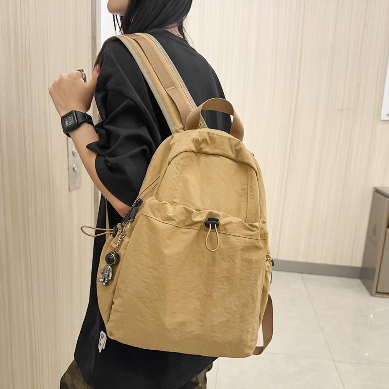 Нейлоновый рюкзак для женщин — фото 17