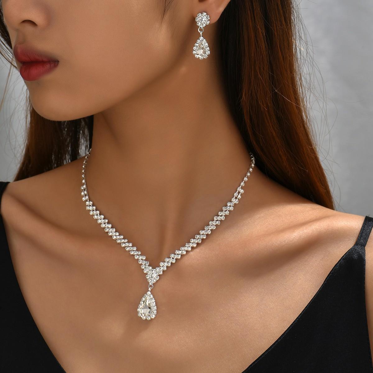 Jewelry Set Premium Three-piece Set Chain Accessories Necklace Stud Earrings Bracelet Fashion Versatile Dress Accessories