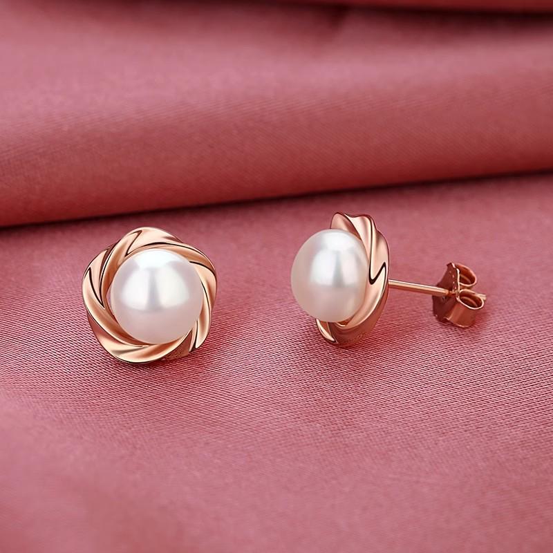 2024 French Retro S925 Sterling Silver Pearl Stud Earrings for Women – High-End Light Luxury Ear Cartilage Studs