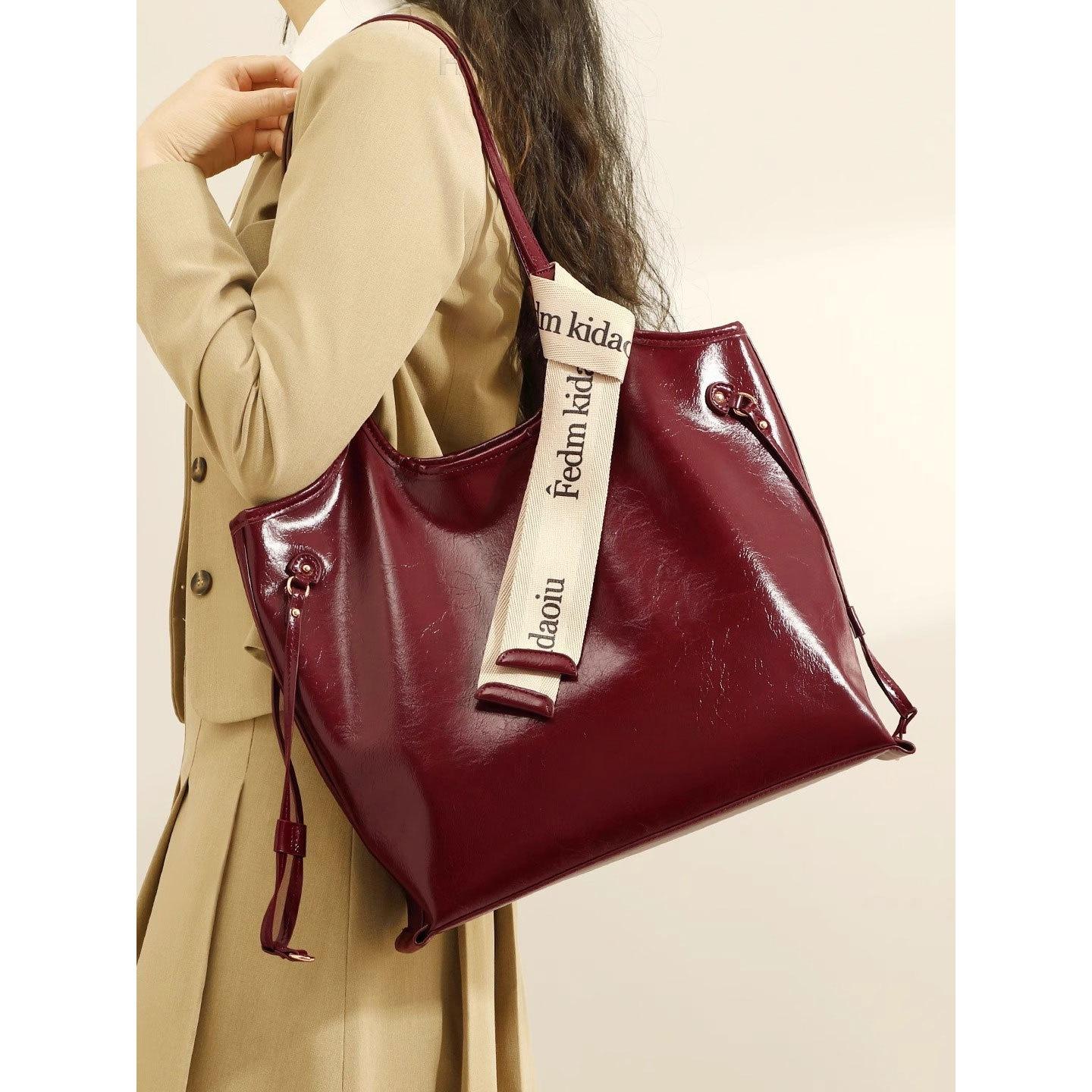 

Tote Bag Women S Large-Capacity Bag, Armpit Bag, Red Bridal Bag, Retro Wedding Bag, Daily Available.