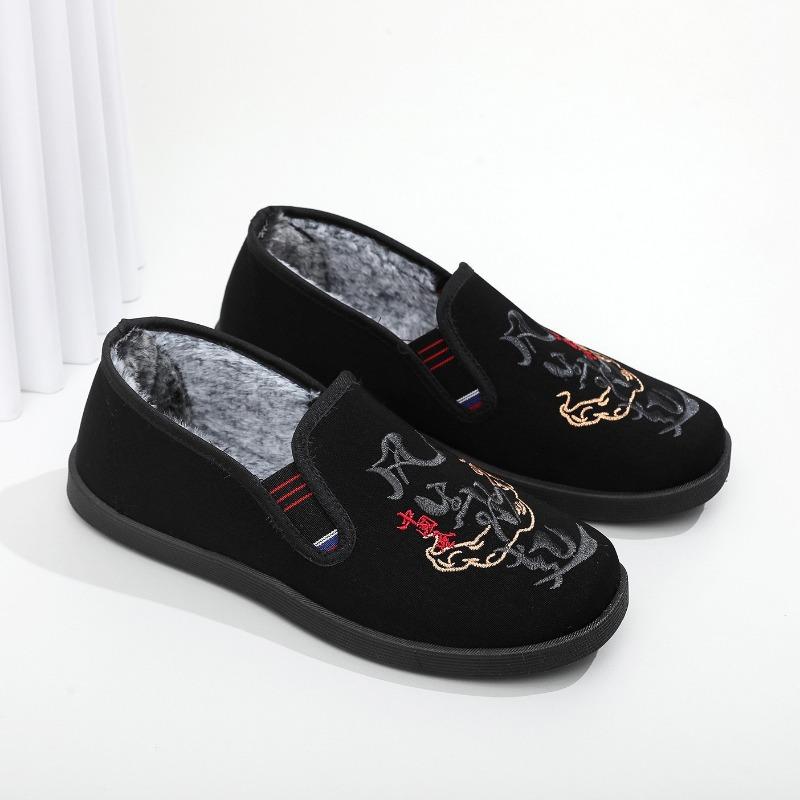 Winter new old Beijing cloth shoes Guochao fashion velvet thickened non-slip soft sole men's one-pedal cotton shoes