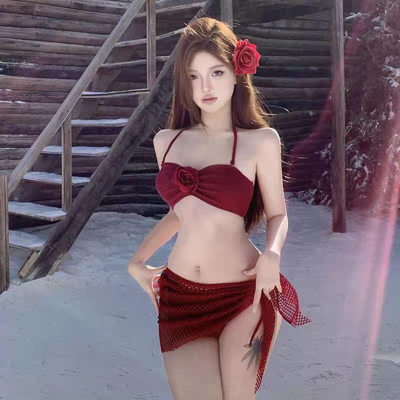 

Women s Sexy Vacation Bikini - Hot and Revealing Swimwear for a Pure Desire Seaside Look Large червоний