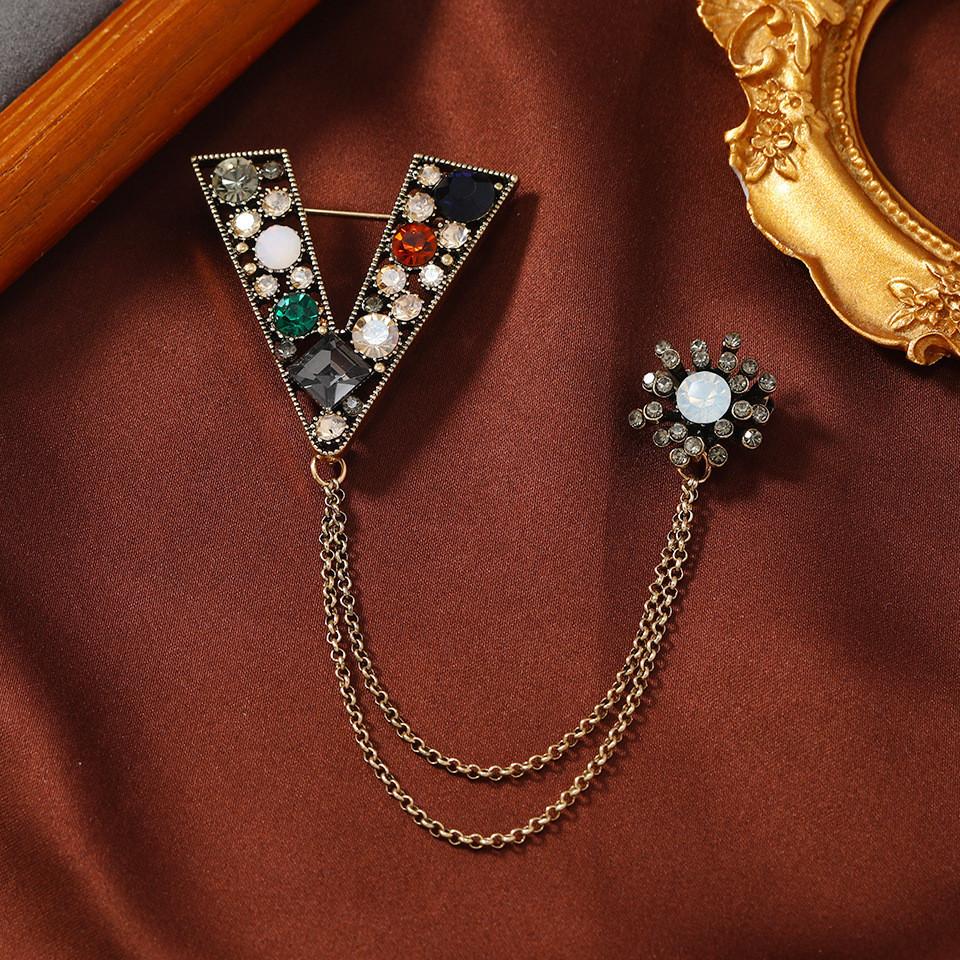Vintage Zinc Alloy Brooch Pin With Tassel For Womens Retro Fashion Accessory