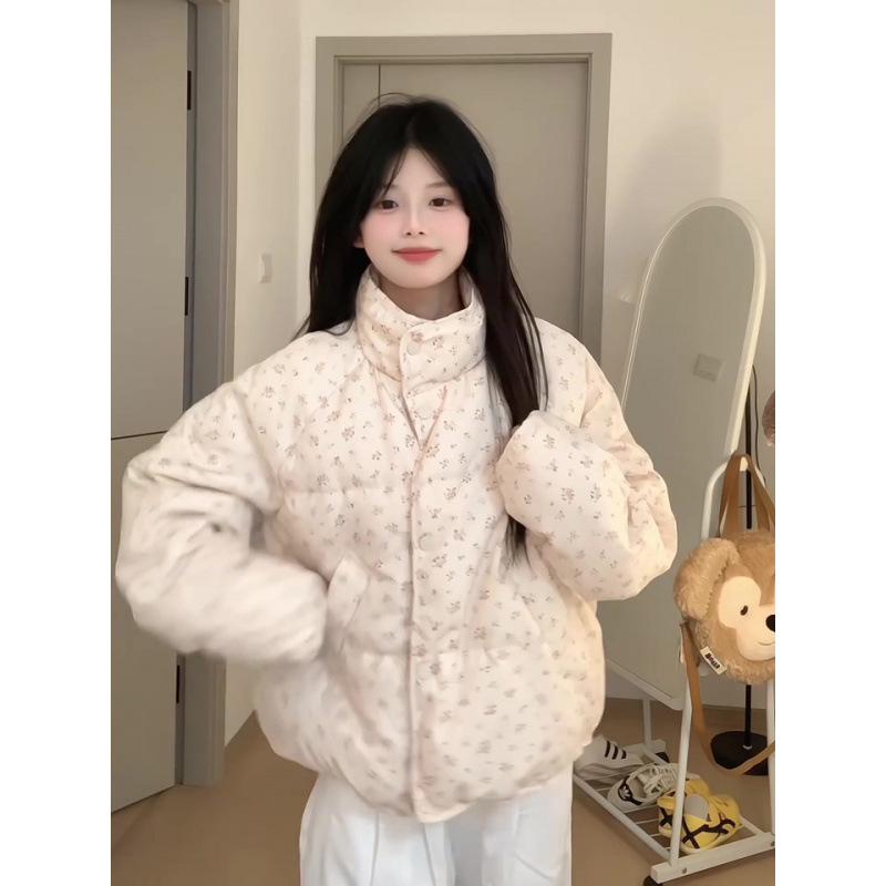 2024 Winter Women's Sweet Floral Cotton-Padded Jacket: Short, Stand-Up Collar, Thickened Milk-Colored Design