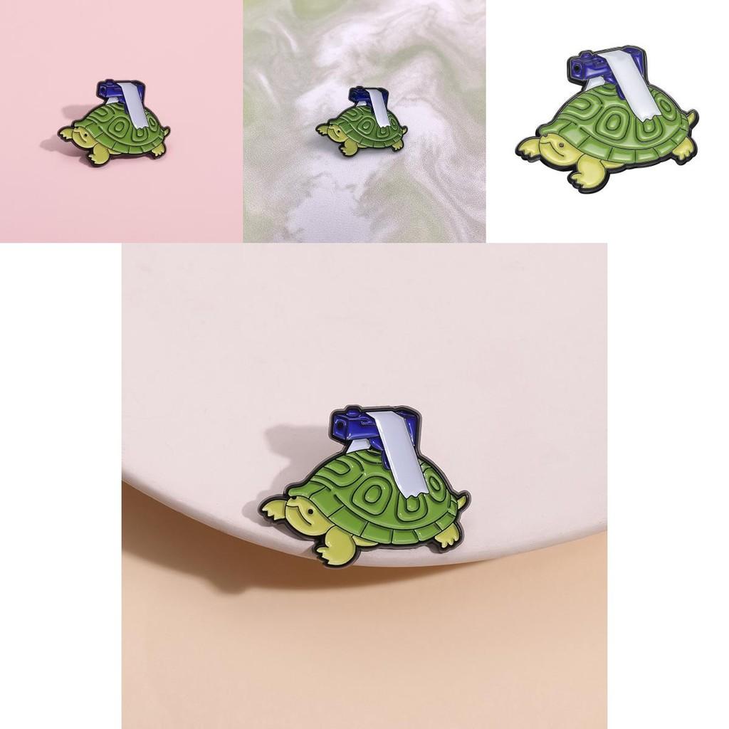 Creative Animal-themed Green Turtle Brooch With Gun Design Unique Alloy Pin For Fashion Accessories