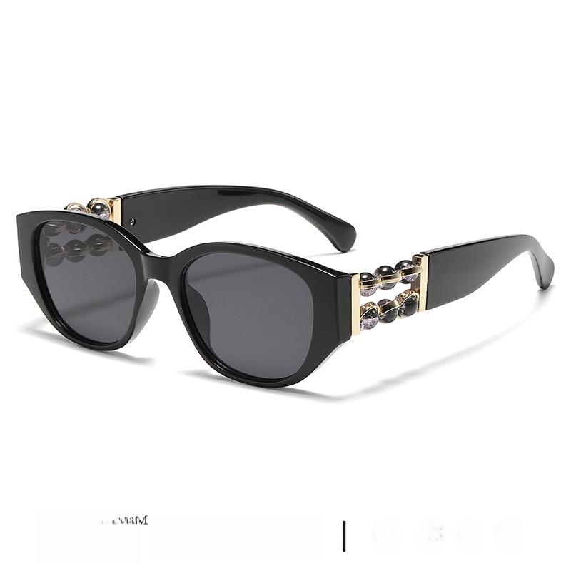 Womens Stylish Sun Glasses With Pc Lenses Uv400 And Versatile Fashion Design For Travel And Outings