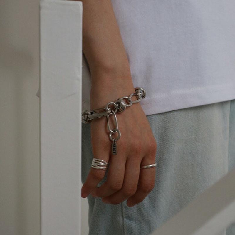 RACY Thread Silver Ring