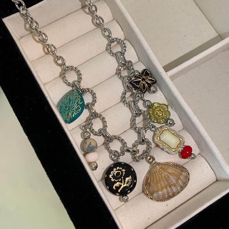 Retro Heart-shaped Bow Pendant Necklace for Women, New Chinese-style Zen-inspired Feather Peace Pendant
