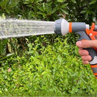 Die tragbare 8-Funktionen-Hochdruckwasserpistole eignet sich zum Blumengießen, zur Autowäsche und zur Haushaltsreinigung.