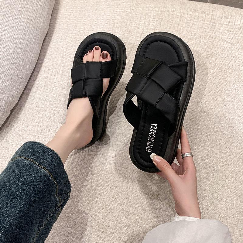 Internet Celebrity Thick Bottom Heightening Cool Slippers Women's Summer Wear 2025 New French High-end Fashion Beach One-word
