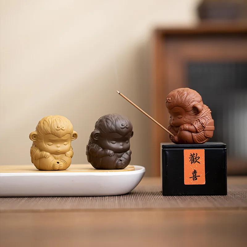 Chinoiserie Gift Ceramics Purple Clay Pottery Monkey King Sun Wukong Monkey Incense Sticks Craft Aromatherapy Tea Pet Desk Decor