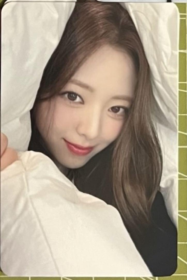 

[USED] ITZY Yuna GOLD makestar China Shanghai Yonton trading card