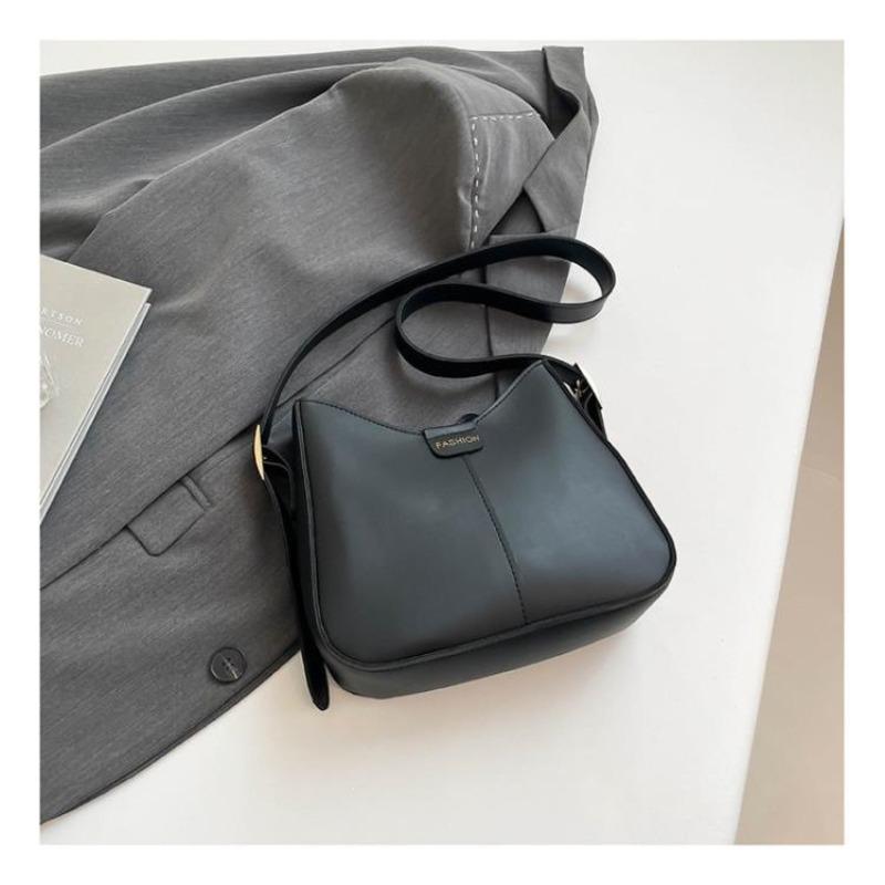 Textured versatile bucket bag women's new trendy Korean version fashionable wide shoulder strap foreign style single shoulder oblique A