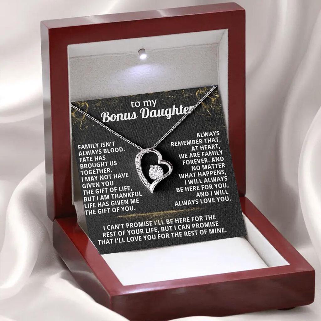 Love Heart Rhinestone Necklace for Bonus Daughter - Elegant Heart-shaped Clavicle Chain with Deluxe Gift Box
