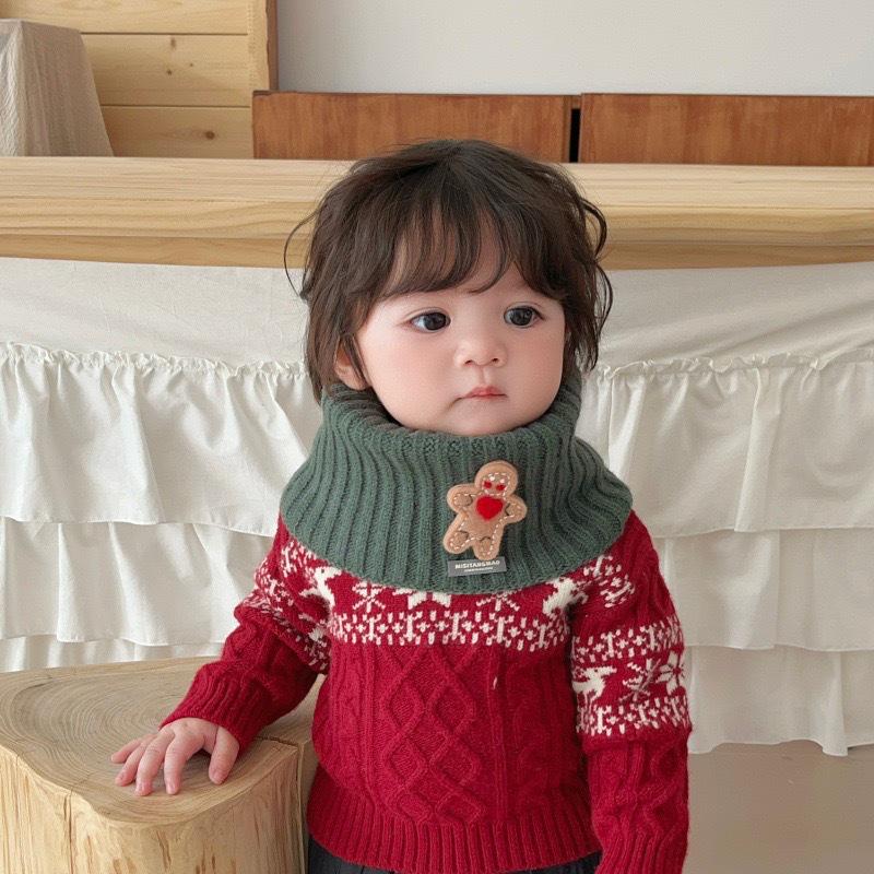 Christmas Red Kids' Knit Scarf & Neck Warmer: Warm & Cute for Boys and Girls