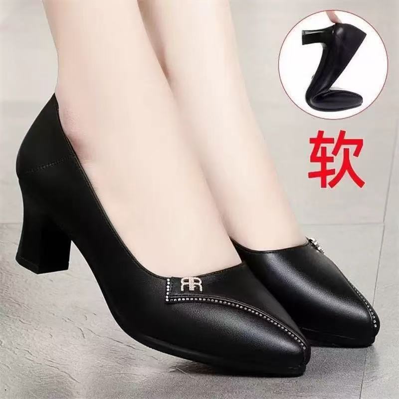Buty dla mamy na miękkiej podeszwie, pojedyncze buty nie męczą stóp, wiosenne i jesienne casualowe buty na średnim obcasie ze skóry miękkiej, wszechstronne, modne, średnie obca