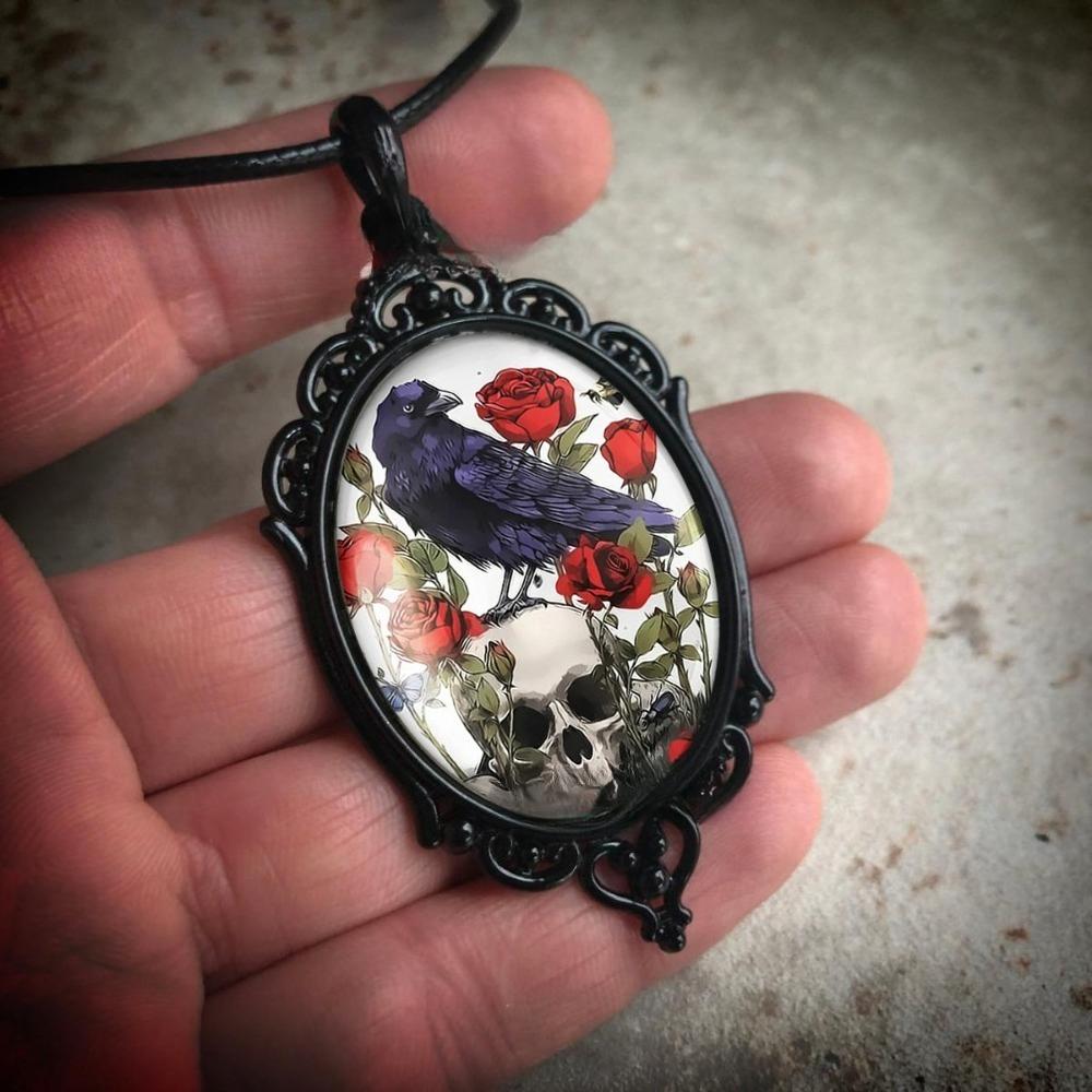 

Gothic Black Oval Baroque Lace Painting Crow Skull Glass Pendant Leather Rope Chain Necklace for Women men Hallowmas Jewelry